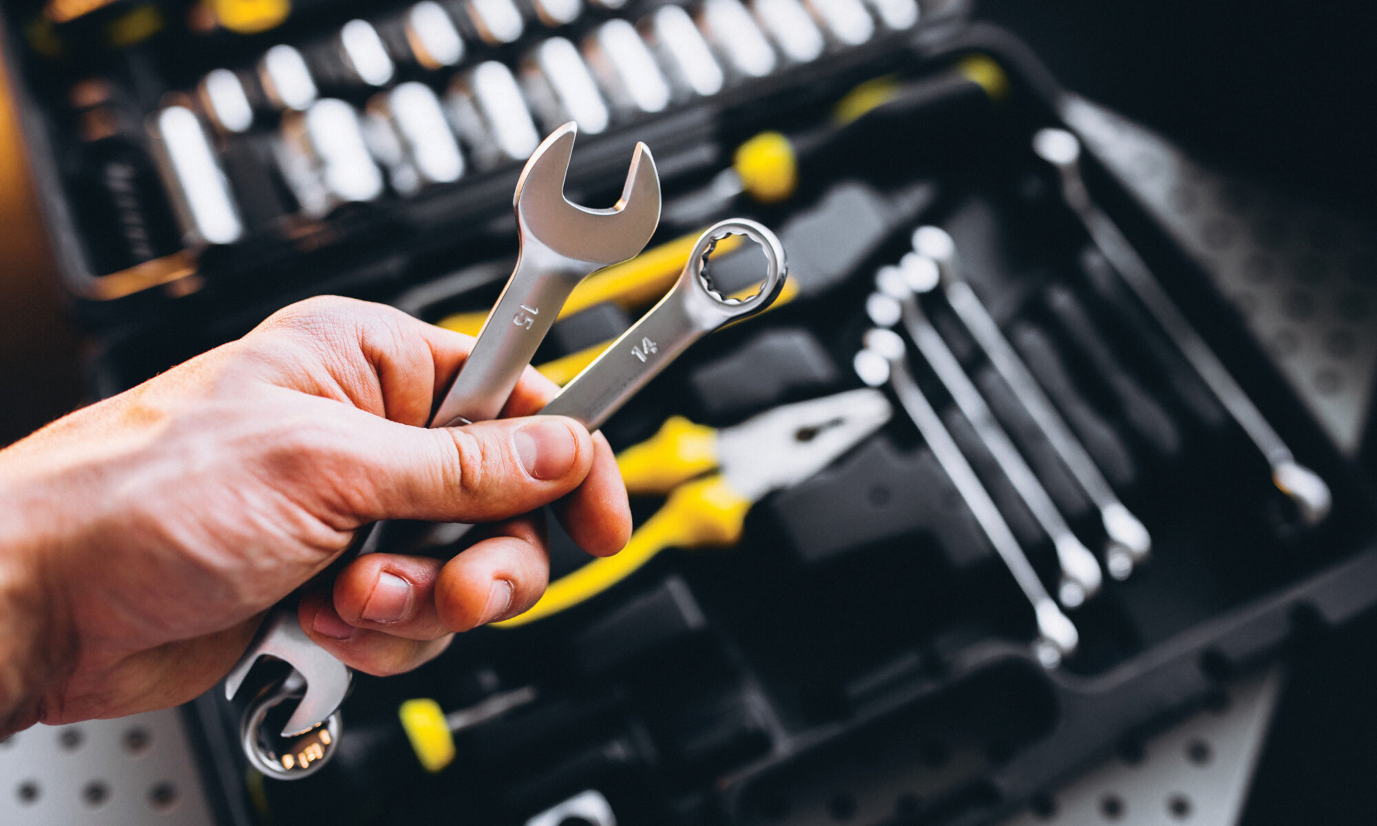 perkakas untuk mesin-mesin industrial