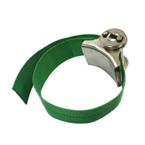 oil filter wrench atau Strap Wrench.